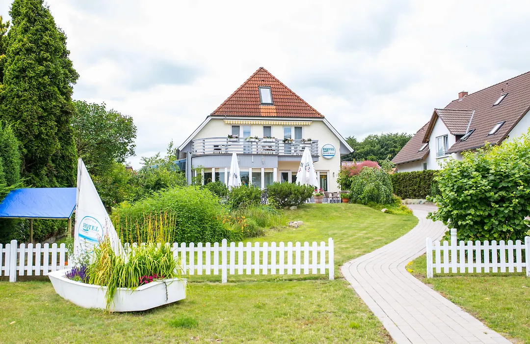 Hotel Am Fleesensee-1