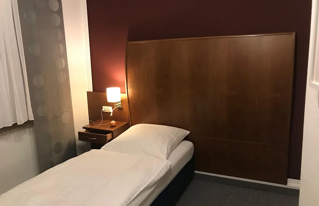 Hotel-Nachtwächter-1