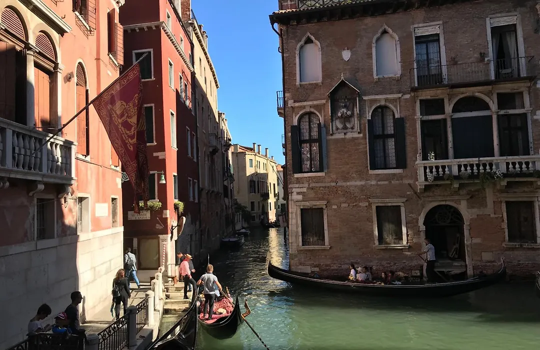 Luxury Venetian Rooms-1