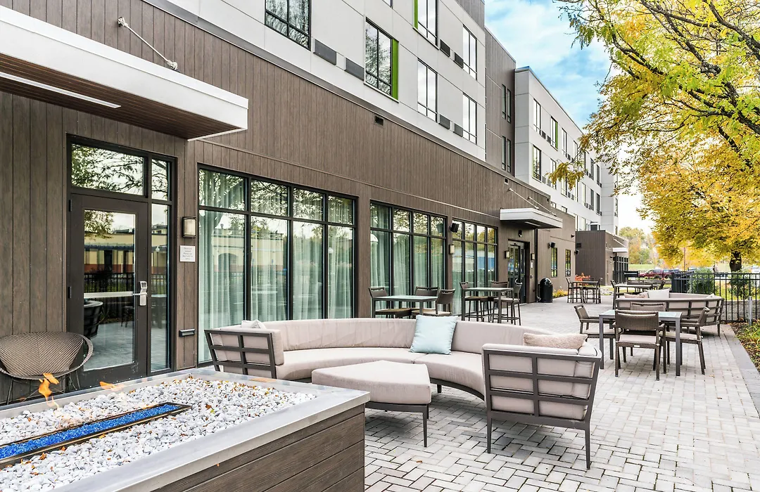 Courtyard By Marriott West Springfield-1