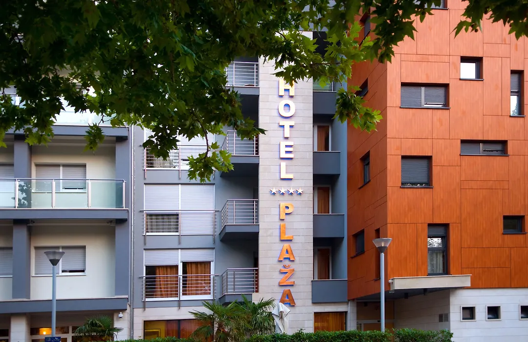 Hotel Plaza-1