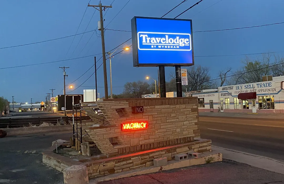 Travelodge By Wyndham Farmington-1