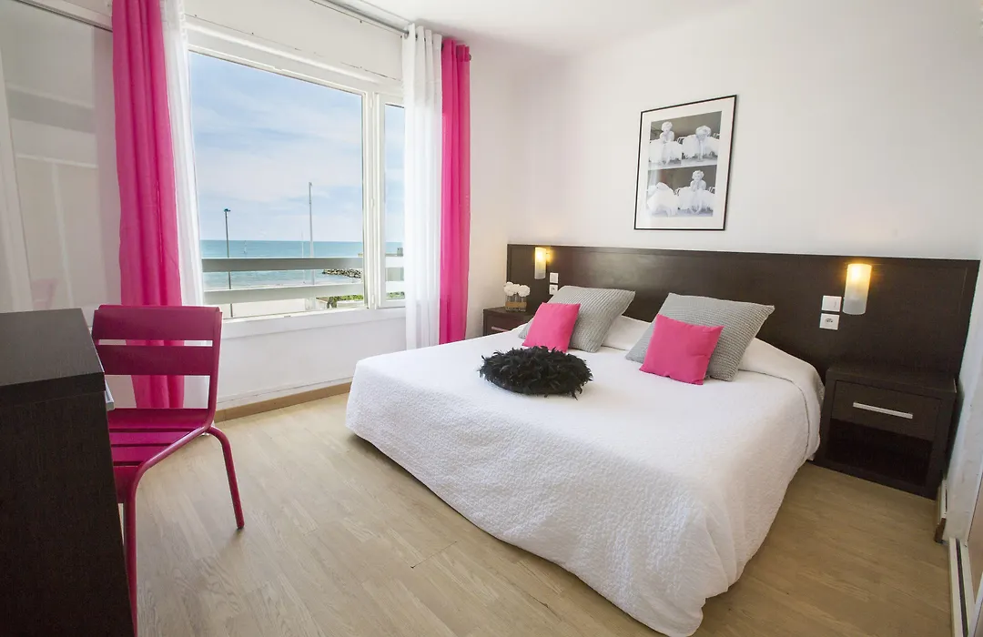 Le Grand Large Bord de Mer Hotel&Appartements-1