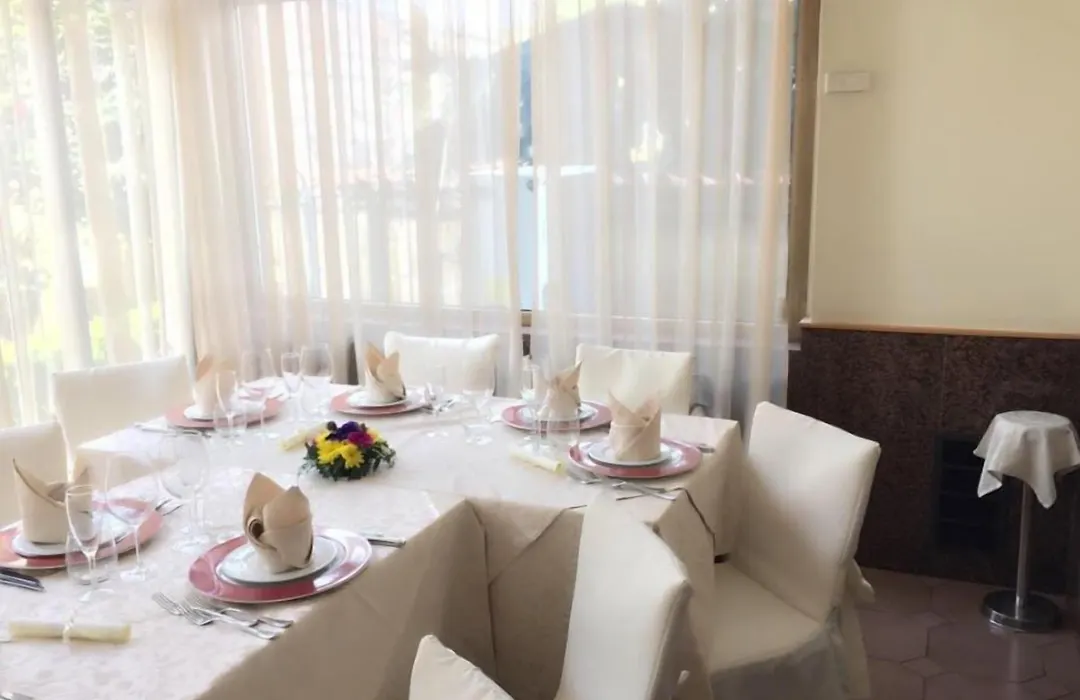 Hotel Giardino Degli Aranci-1