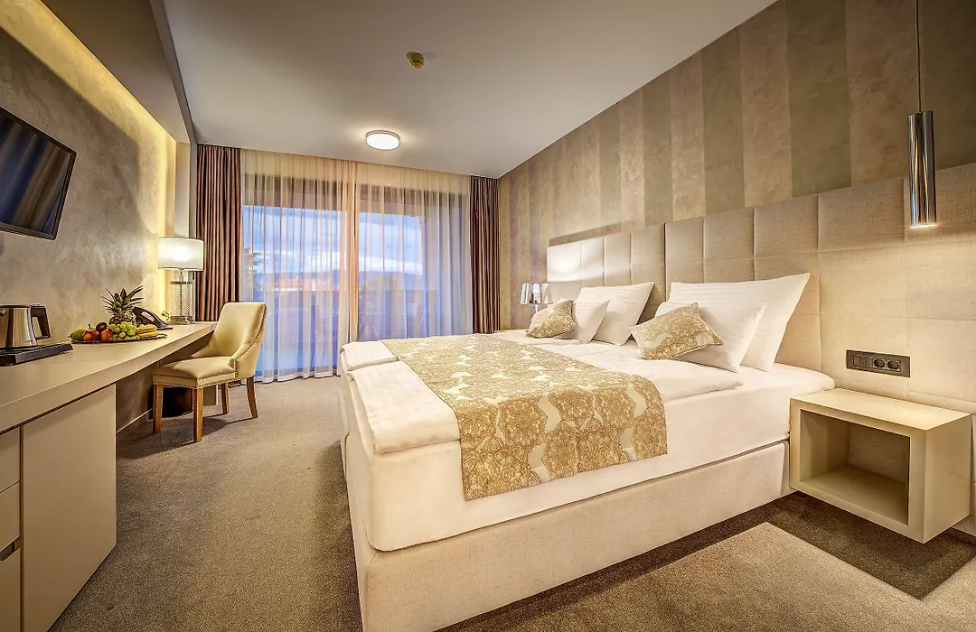 Hotel Maritime-1