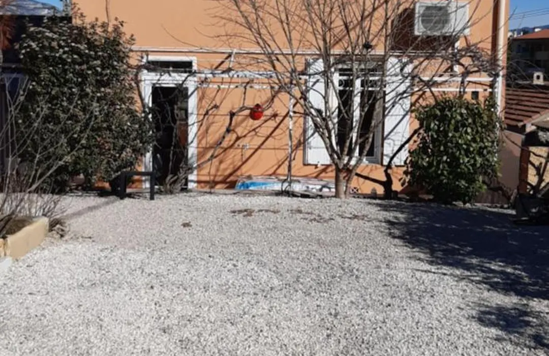 CHEZ VERO - Chambre d'hôte privée - proche Cassis Ste Baume Marseille Le Castelet Agora - parking clos --1