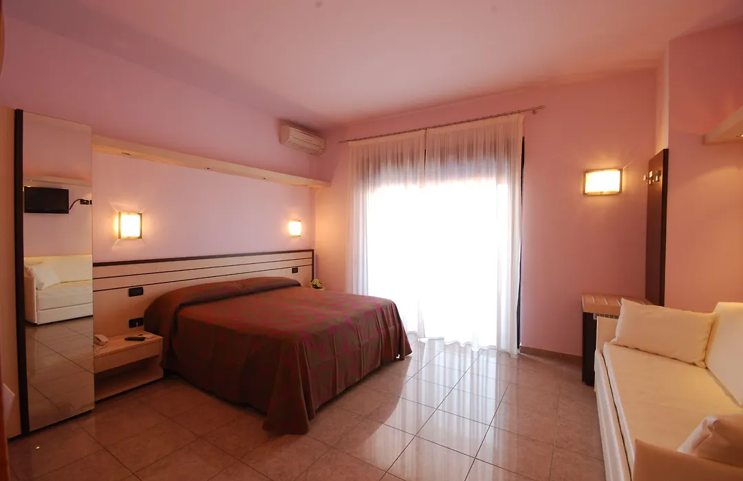 Hotel Clara-1