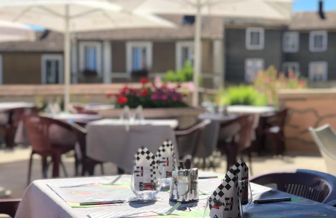 Enzo Hôtels Neufchâteau&Restaurant Le Pit Stop-1