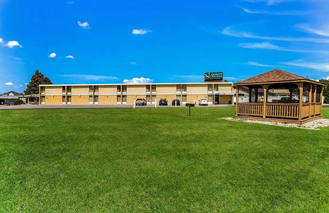 Quality Inn & Suites Plattsburgh-1