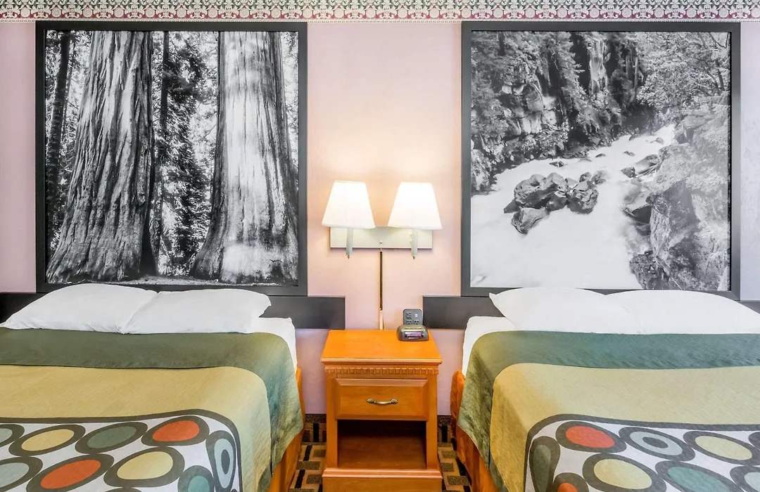 Super 8 By Wyndham Grants Pass-1