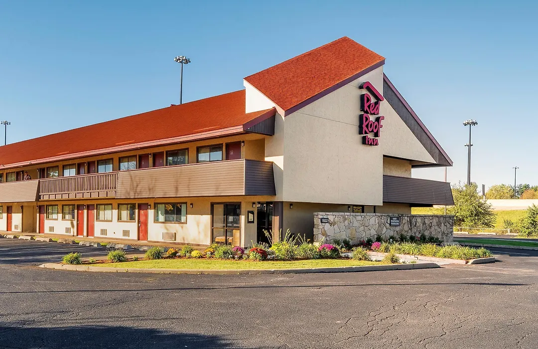 Travelodge By Wyndham Peoria-1
