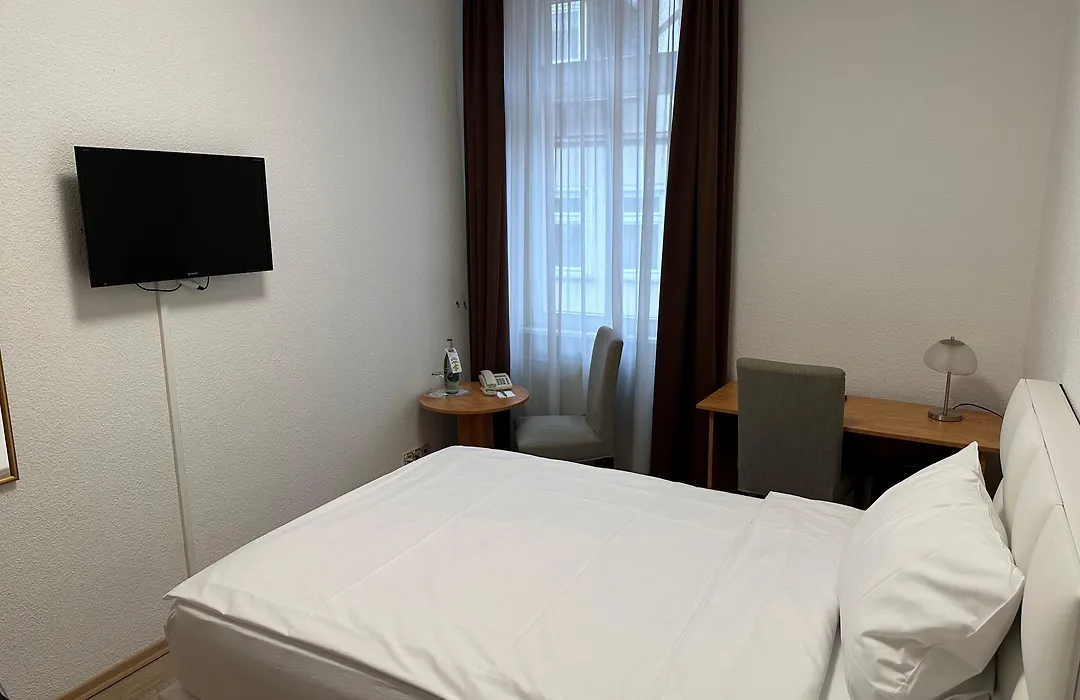 Hotel Goldenes Lamm-1