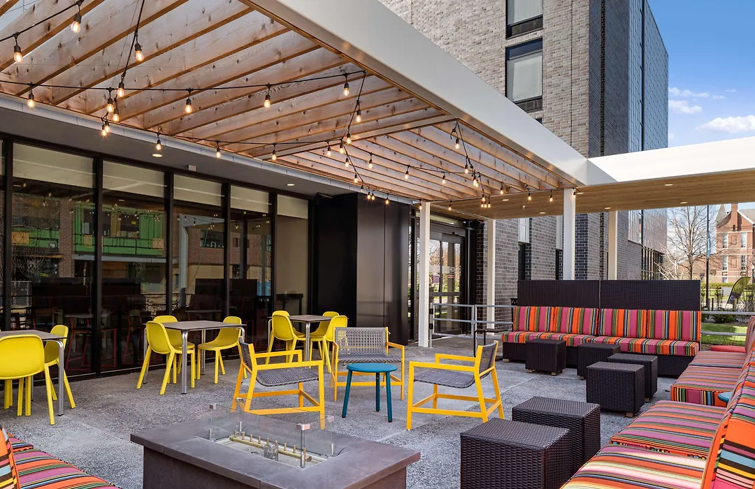 Home2 Suites By Hilton Des Moines At Drake University-1