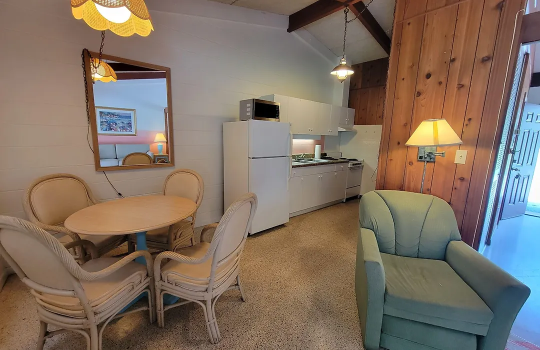 Tropical Marina & Resort On Lake Beresford-1