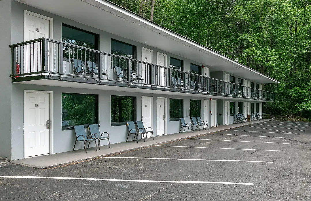 Gatlinburg Mountain Inn-1