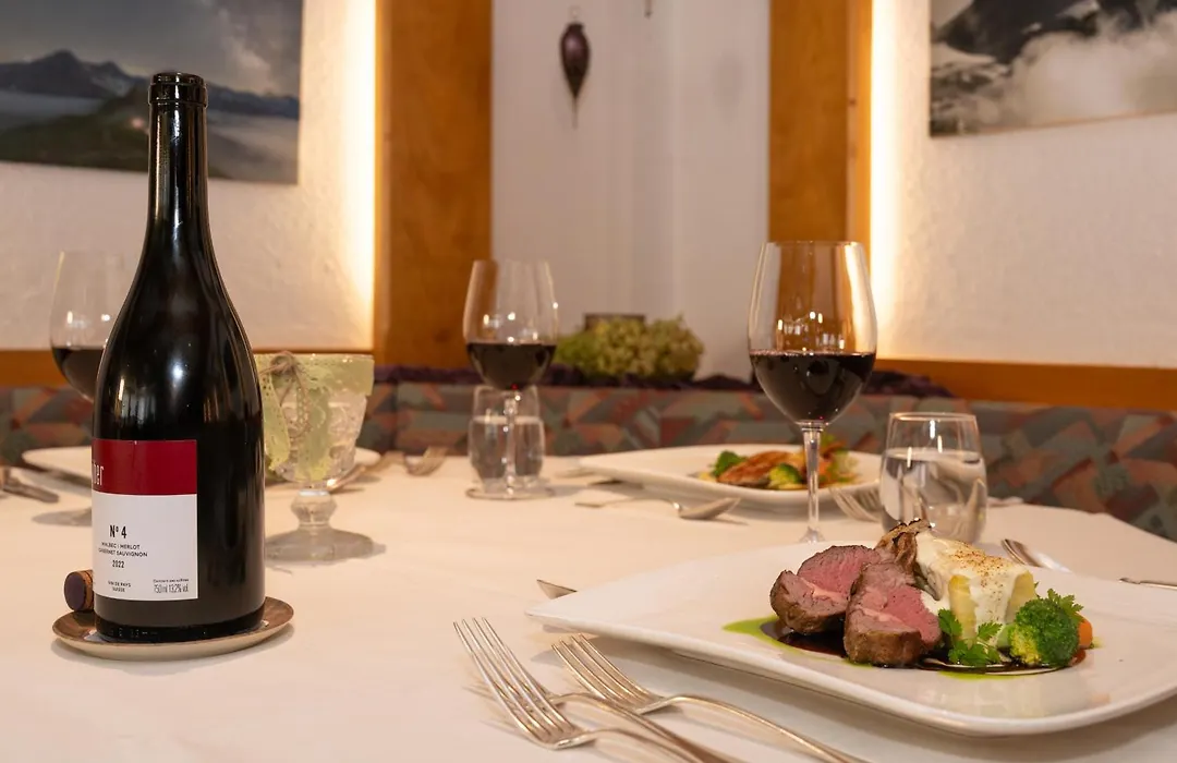 Hotel Restaurant Alpina-1