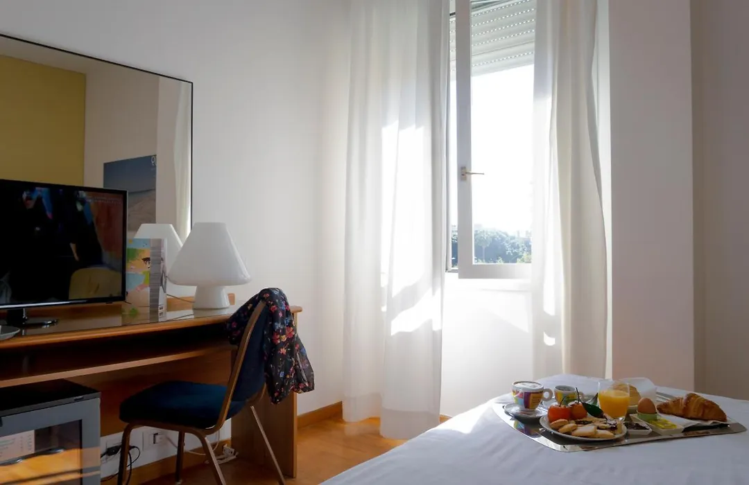 Mistral2 Hotel-1