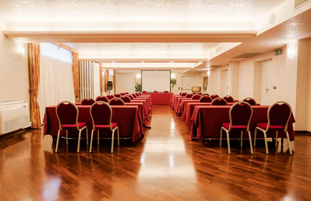 Hotel Savoy Palace-1