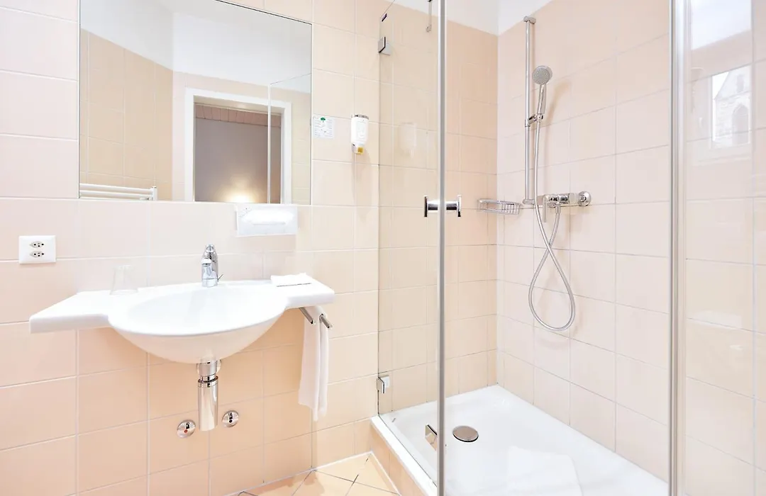 Central City Hotel Rochat-1