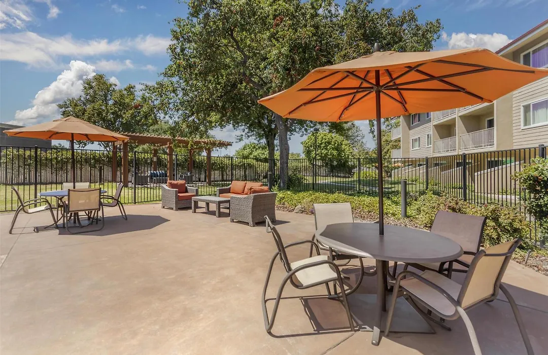 Best Western Plus Garden Court Inn-1