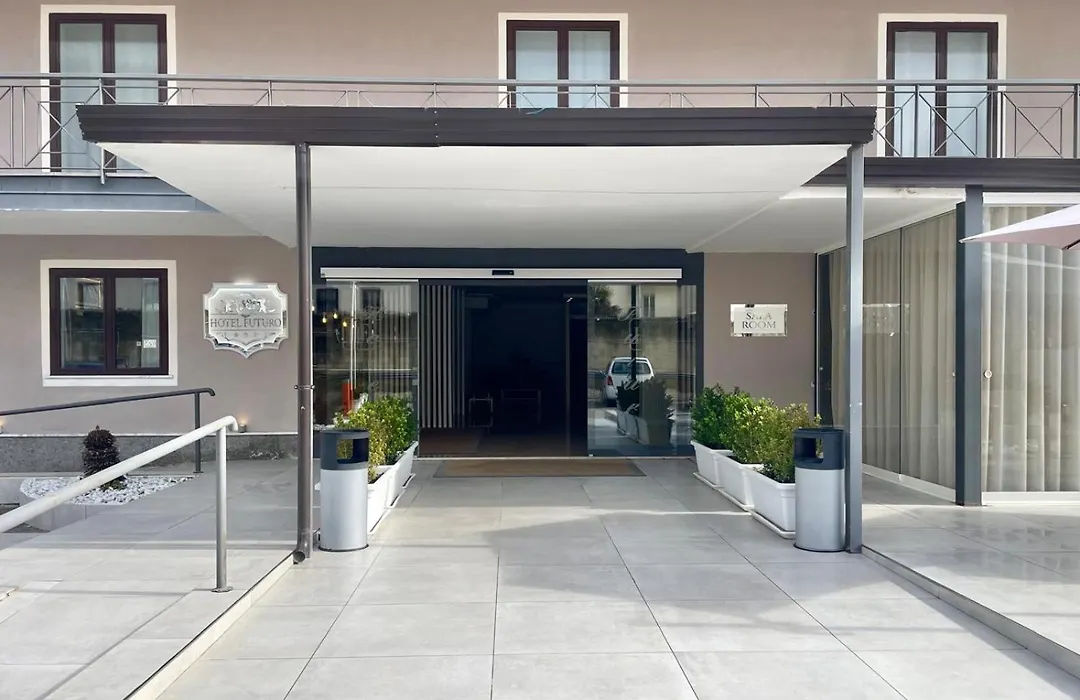 Hotel Futuro-1