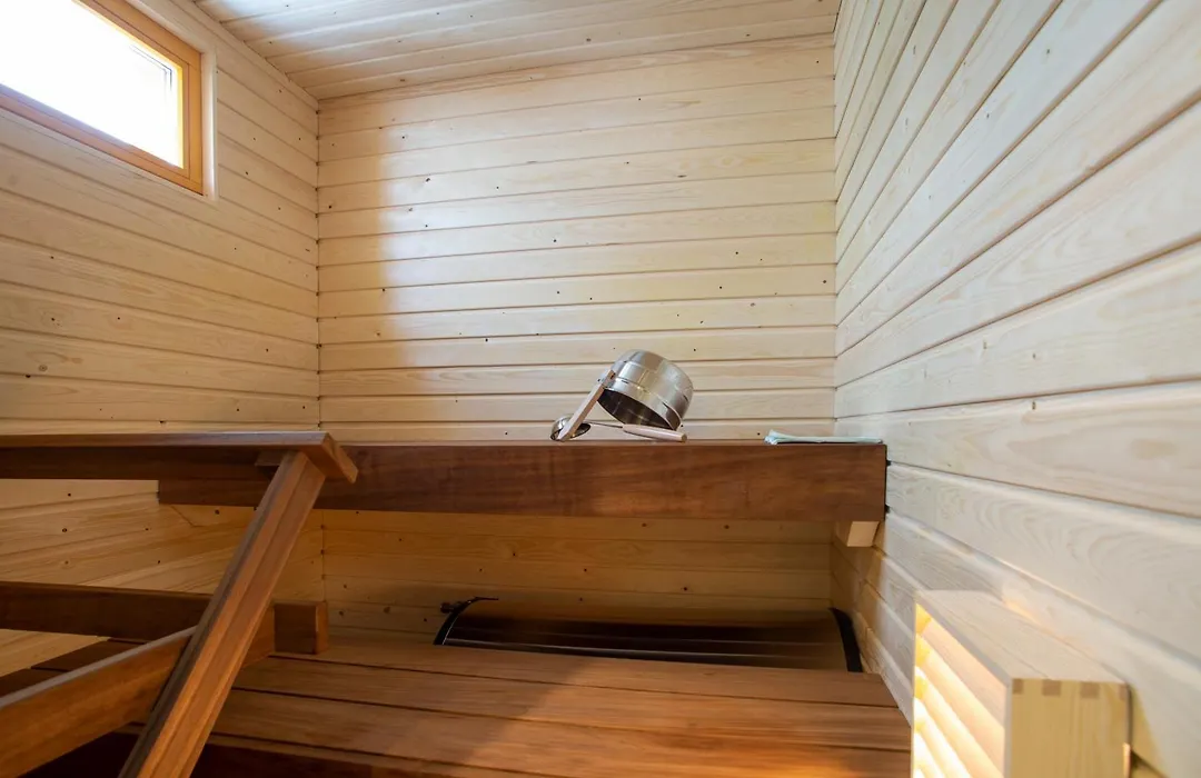 Kakslauttanen Arctic Resort - Igloos And Chalets-1