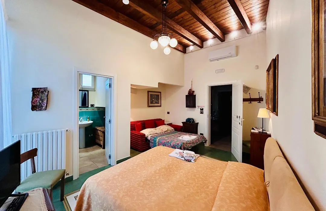 Vinslounge Suite-1