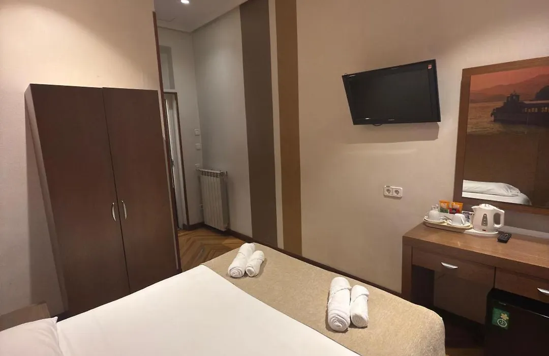 Hostal Atocha Almudena Martín-1