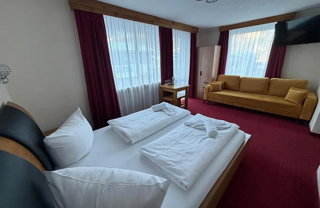Hotel Gundl Alm-1