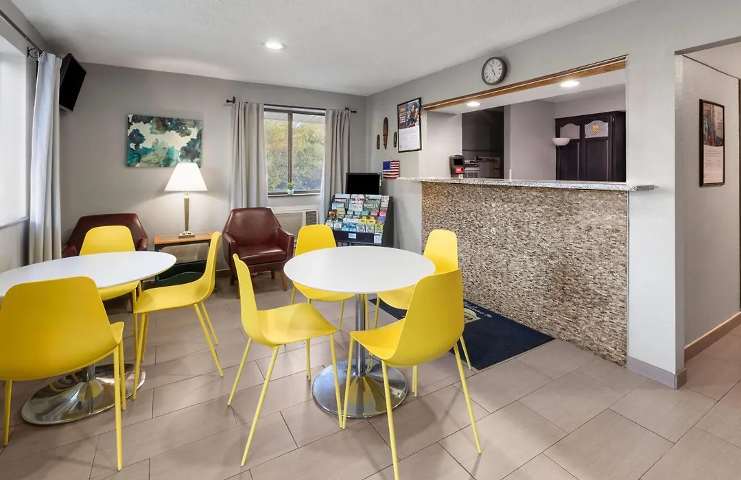 Super 8 By Wyndham Kent/Akron Area-1