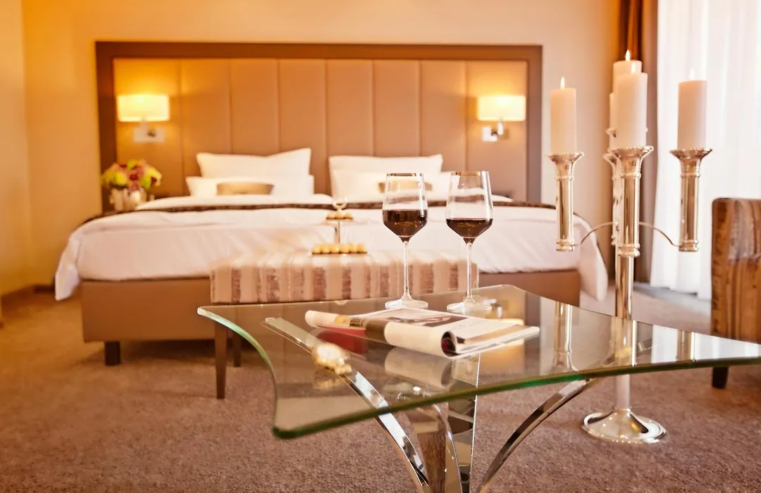 Hotel Favor-1