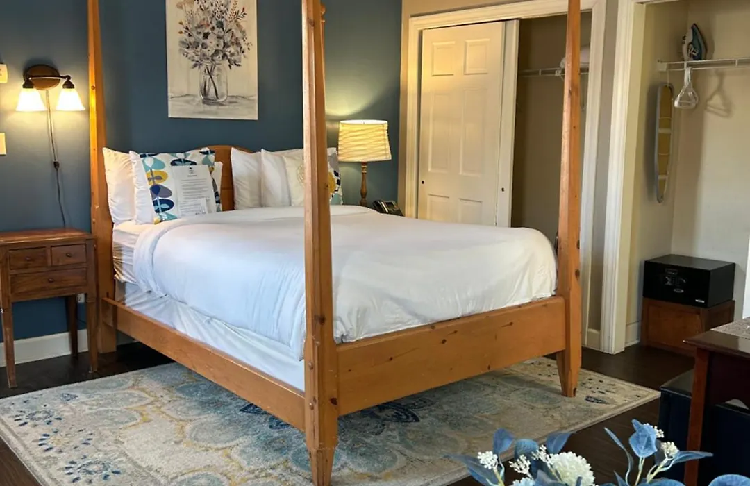 Barksdale House Inn-1