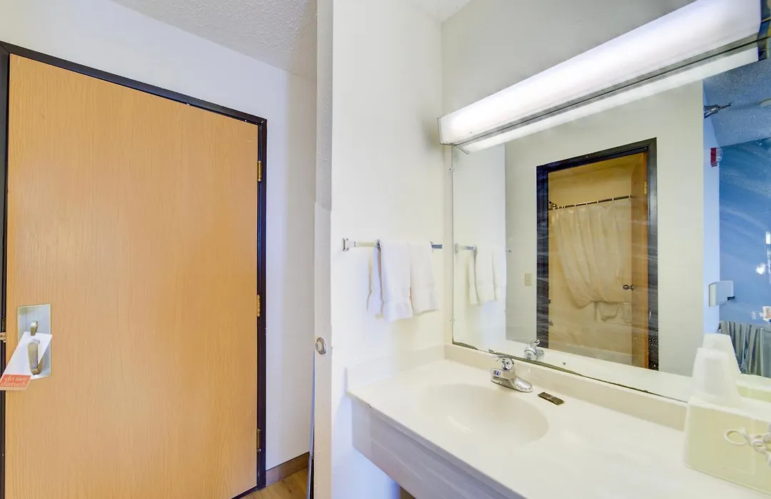 Capital O Amerihost Inn And Suites Mexico Hwy 54 Mo-1