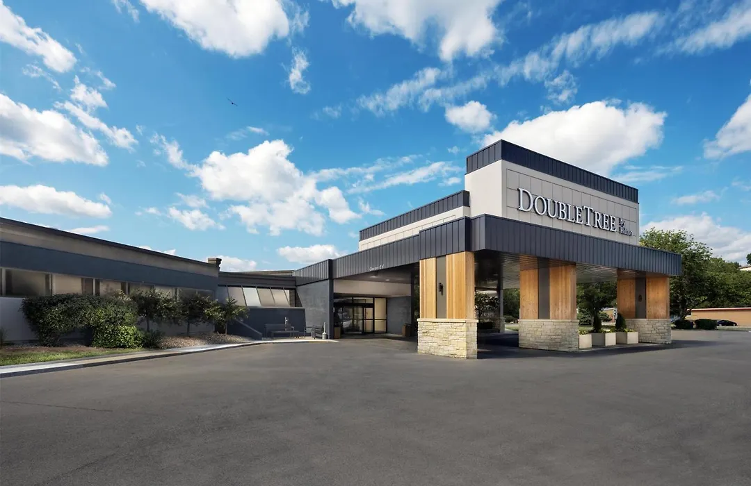 Doubletree By Hilton Manhattan, Ks-1