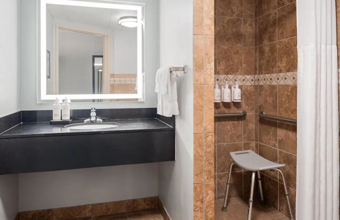 Americinn By Wyndham Grand Forks-1