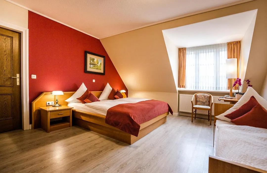 Hotel Neuwarft Altbau-1