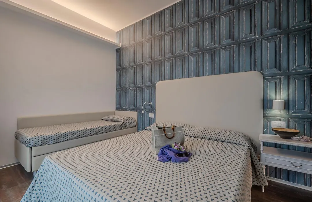 Hotel 2000-1
