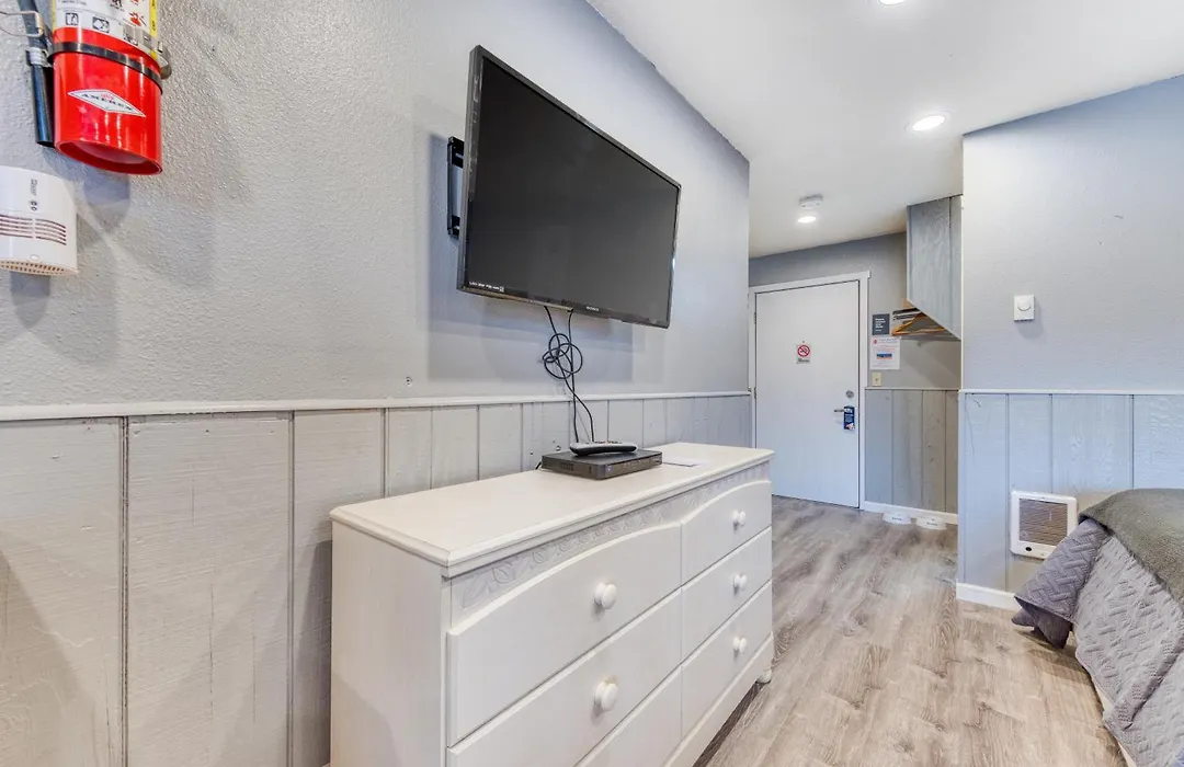 Sea Treasures Inn #104-1