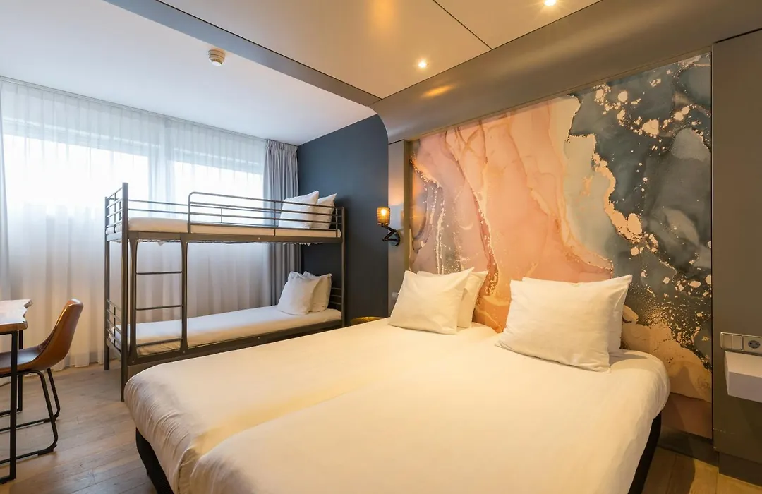 Leonardo Hotel Almere City Center-1