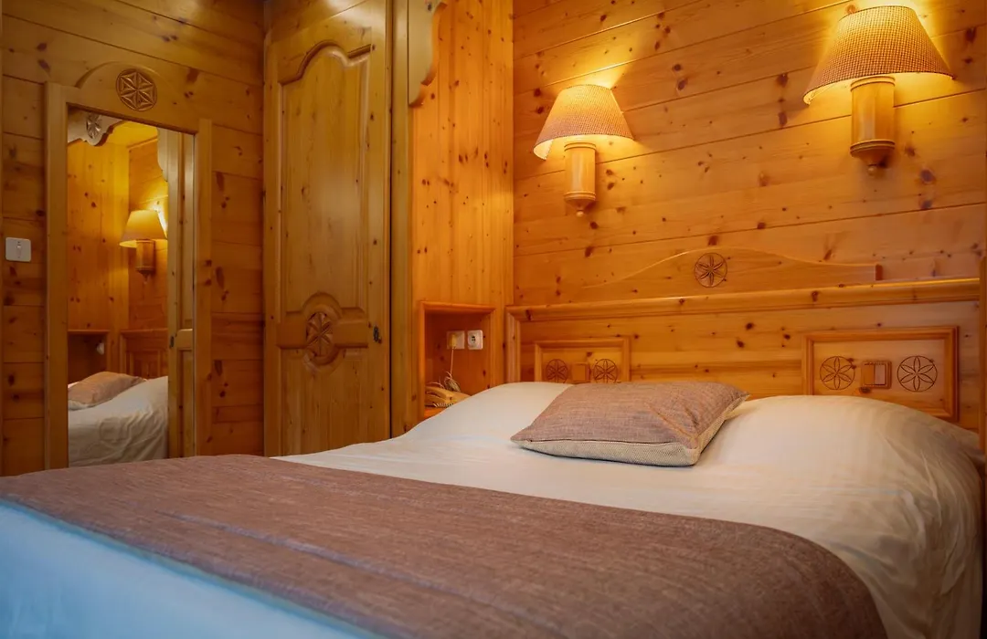 Chalet-Hôtel Neige et Roc, The Originals Relais (Hotel-Chalet de Tradition)-1
