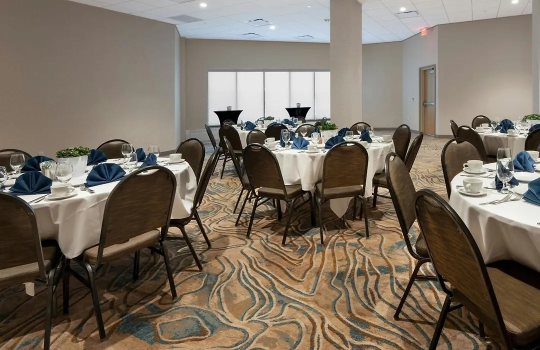 Oshkosh Marriott Waterfront Hotel & Convention Center-1