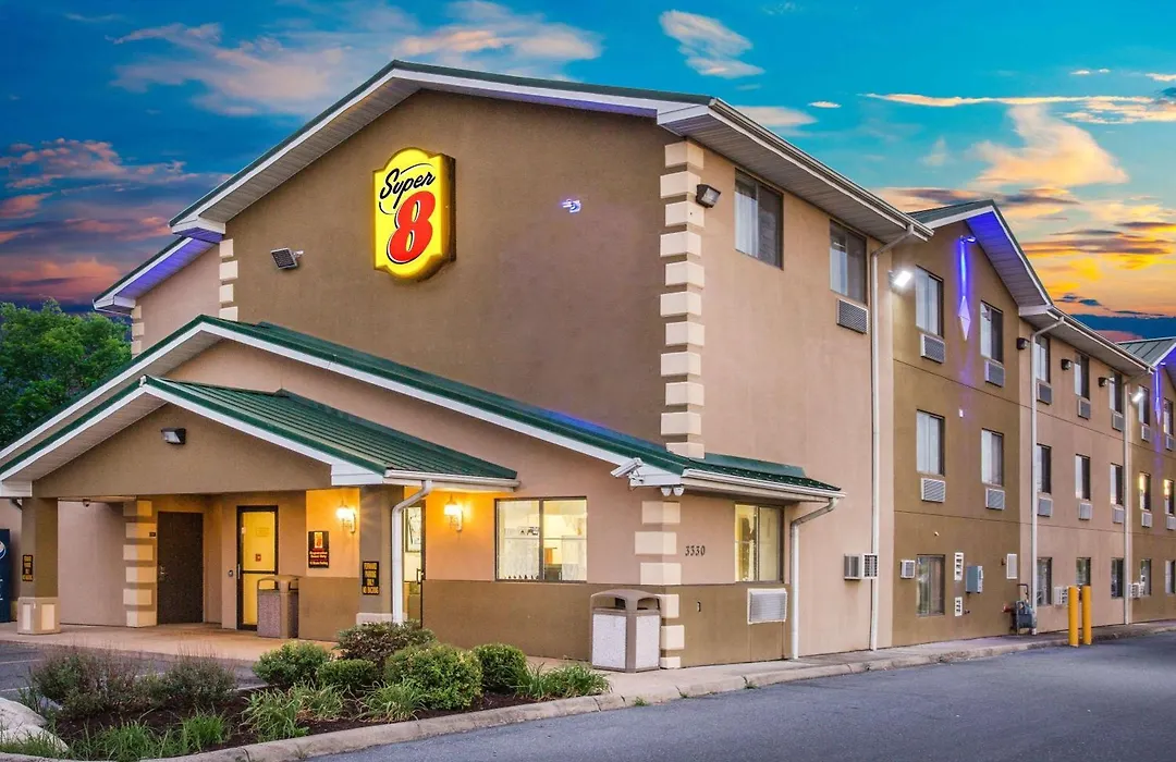 Super 8 By Wyndham Harrisonburg-1