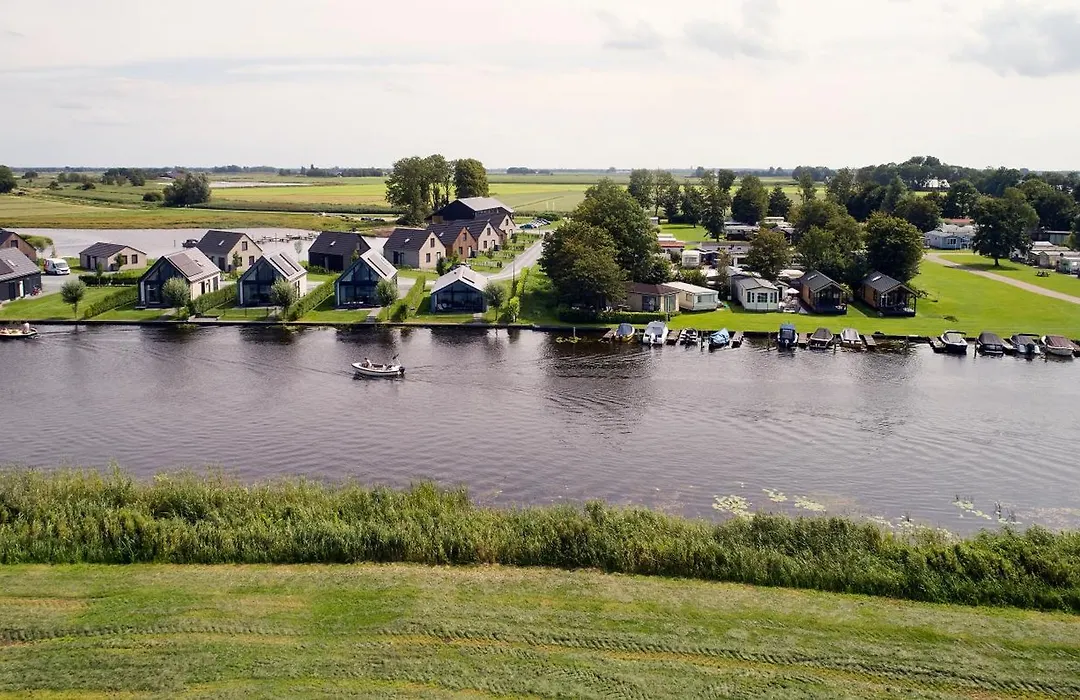 Tussen De Diepen-1