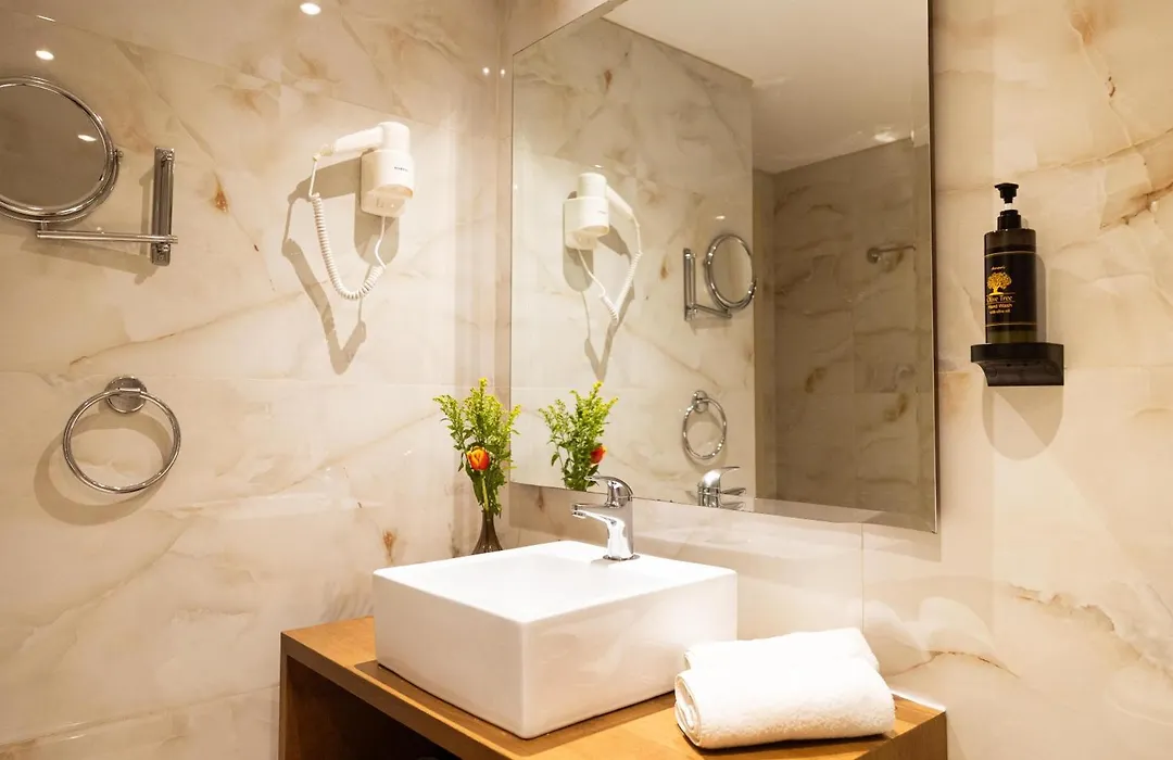 Best Western Plus Embassy Hotel-1