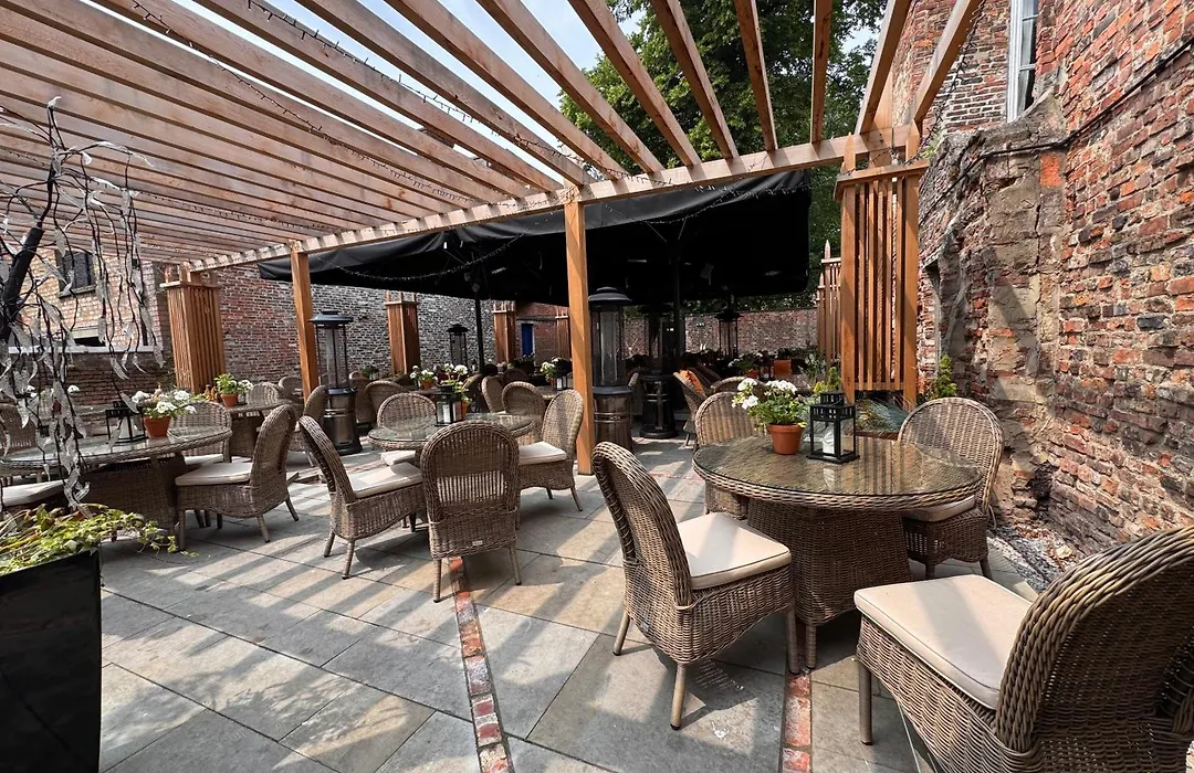 Guy Fawkes Inn-1