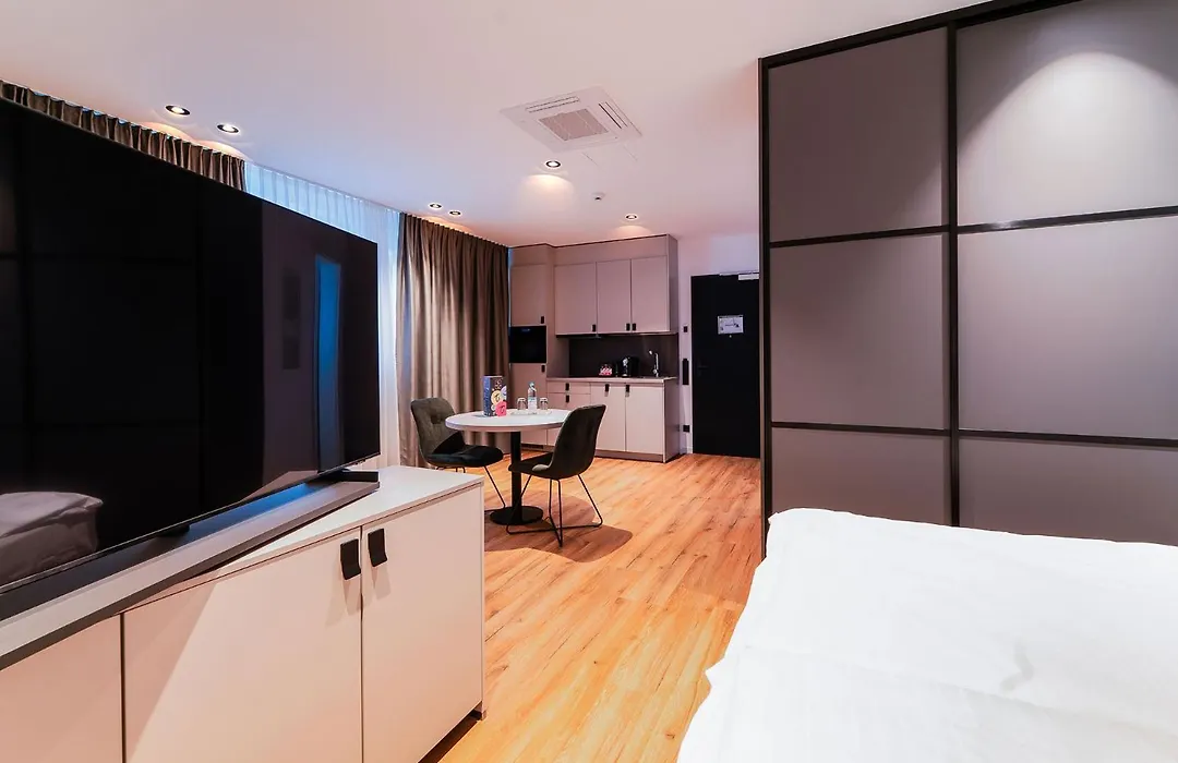 Hotel Am Triller - Hotel & Serviced Apartments - Pool & Relax Lounge-1