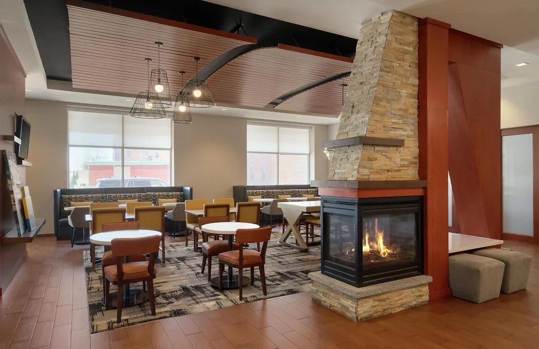 Hampton Inn Portland Downtown Waterfront-1
