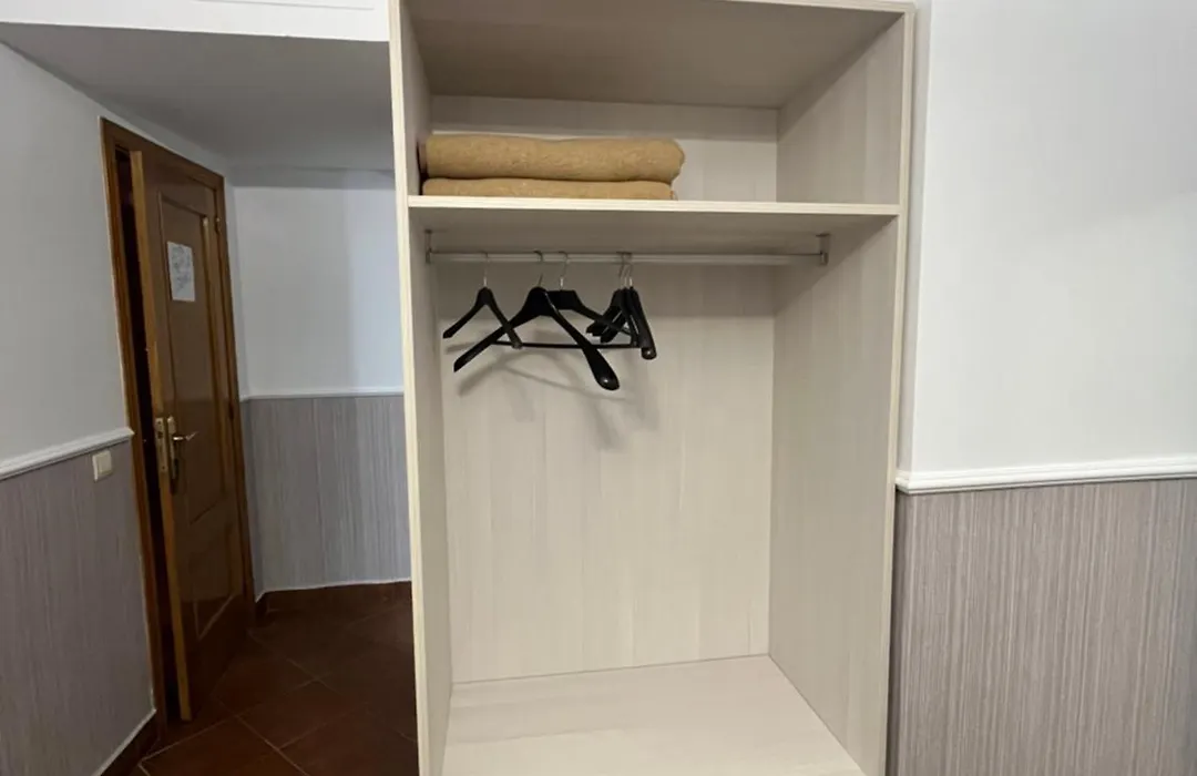 Hostal Hueso-1