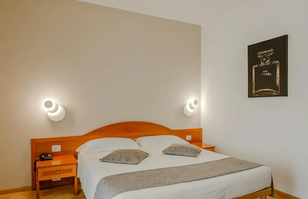 Hotel Nuova Barcaccia-1