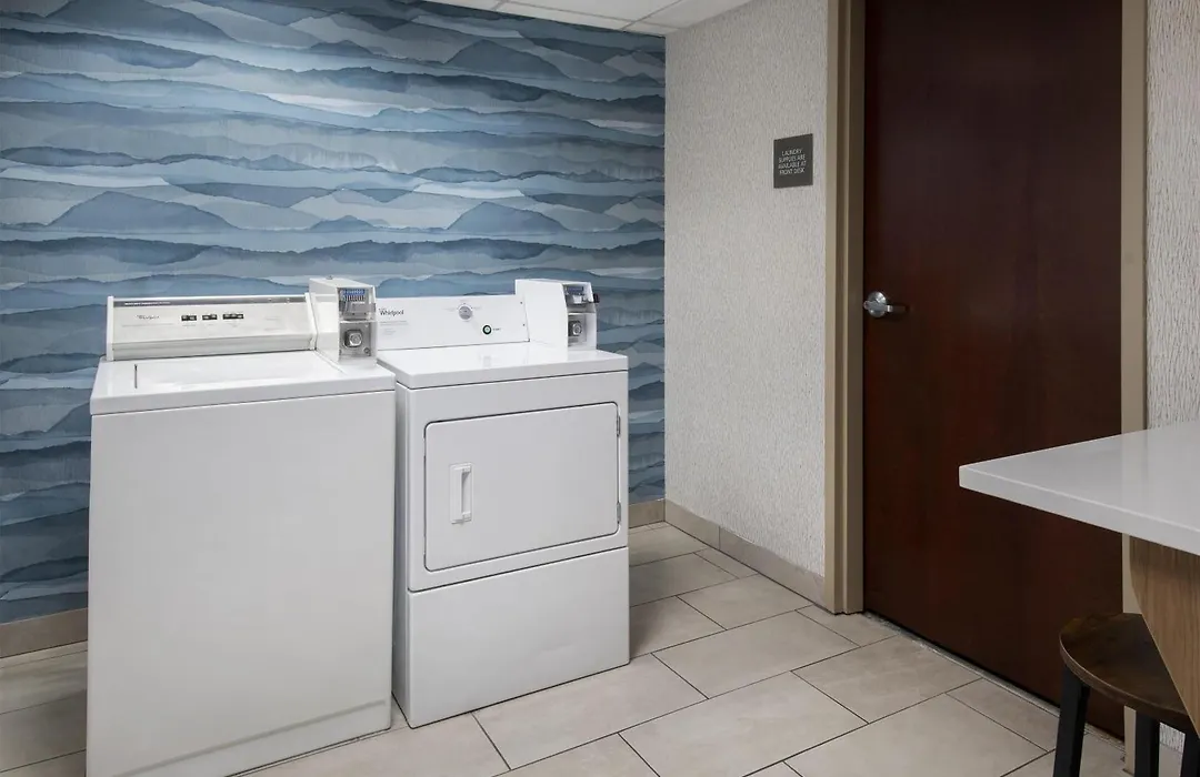 Hampton Inn & Suites Greenfield-1